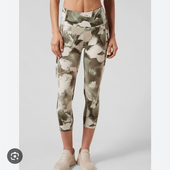 Athleta Pants - Athleta Ultimate Stash II Capri color Painted Energy Olive Size large, leggings